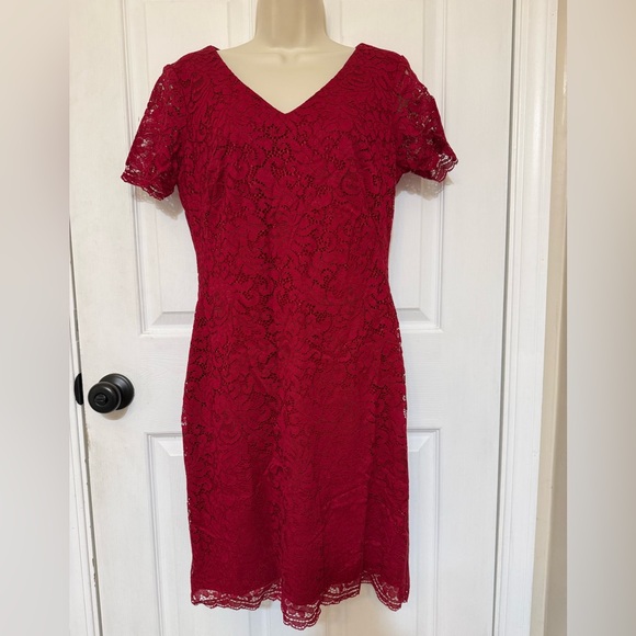 NWT Lauren Ralph Lauren Burgundy Lace Cocktail Dress Size 6 - Picture 3 of 5